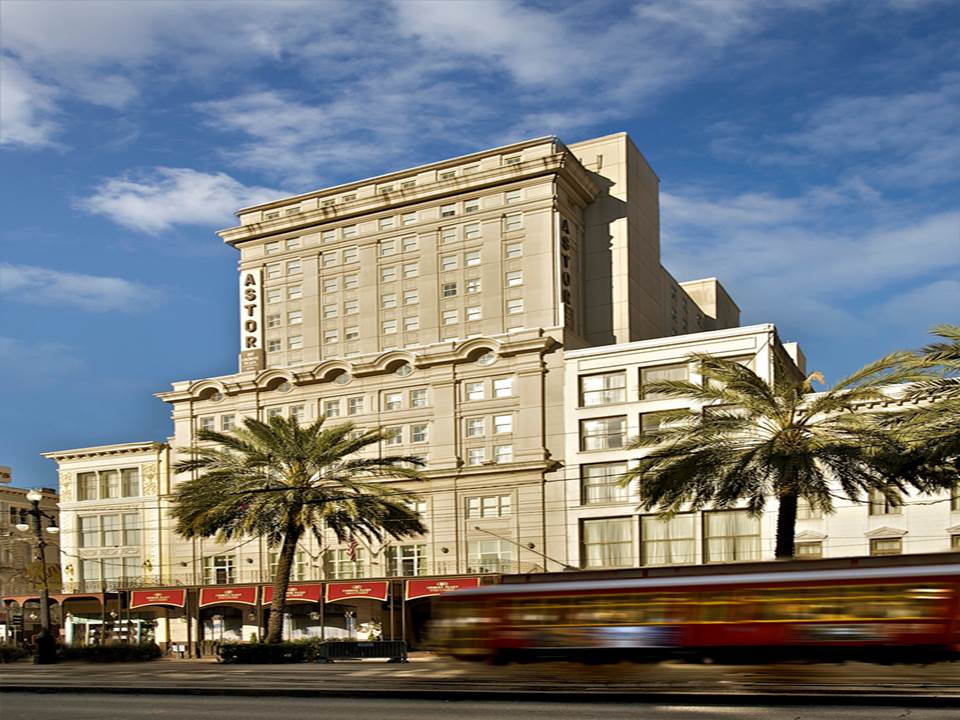 Astor_Crowne_Plaza_New_Orleans_Exterior