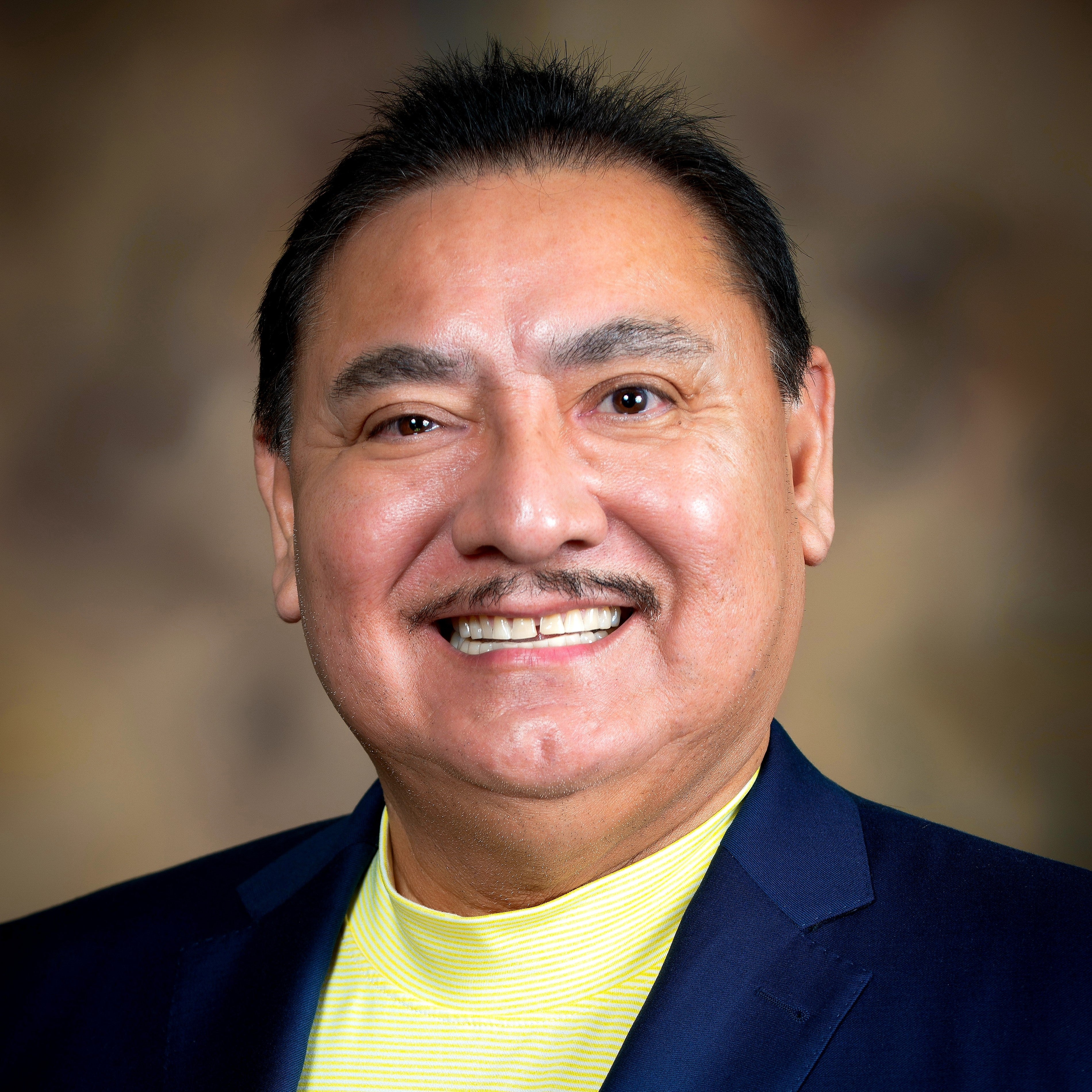 Leonard R. Hernandez headshot